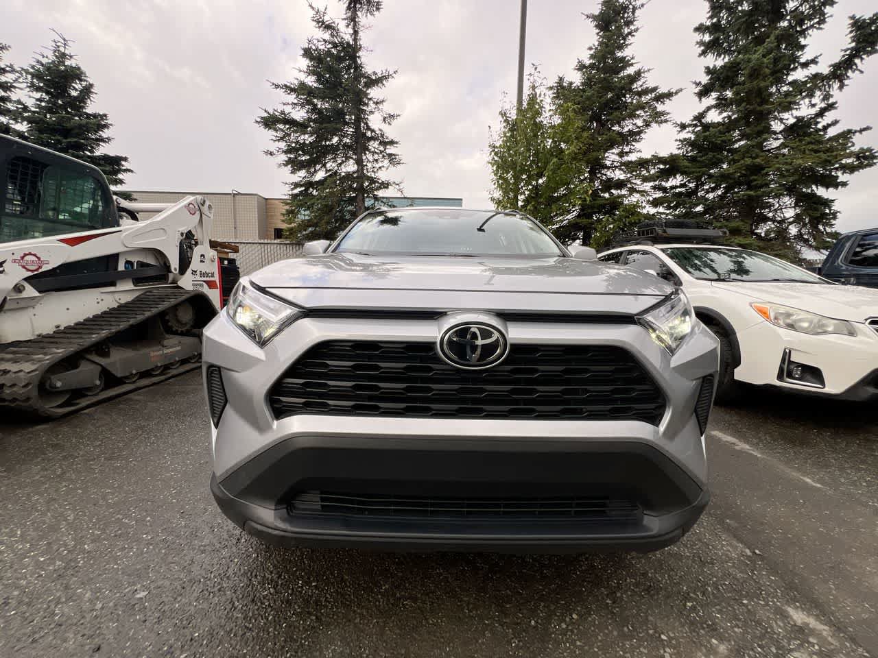 Used 2025 Toyota RAV4 XLE AWD/4WD image 29
