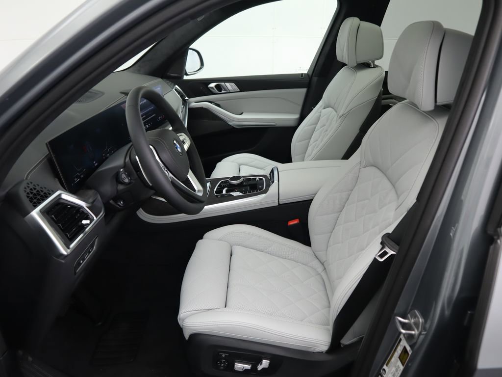 Used 2026 BMW X7 xDrive40i AWD/4WD image 21