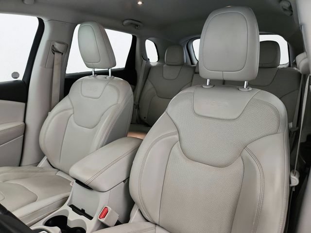 Used 2019 Jeep Cherokee Limited AWD/4WD image 10