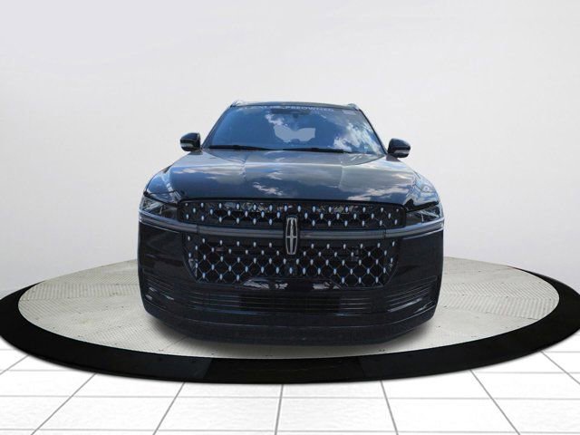 Used 2025 Lincoln Navigator Black Label image 8