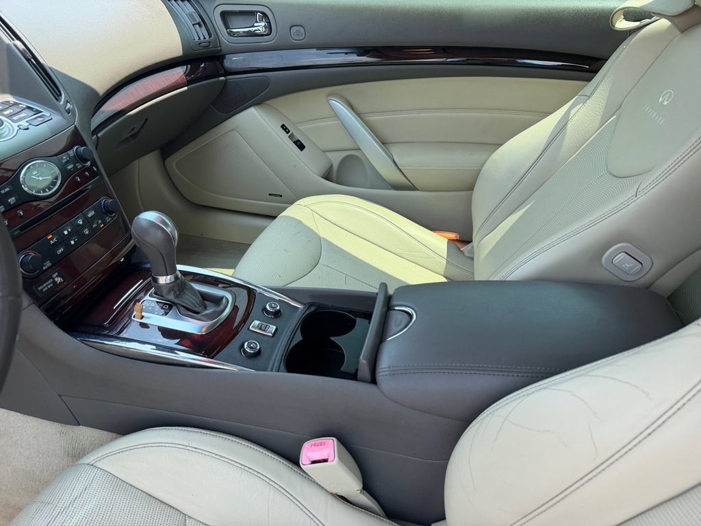 Used 2011 INFINITI G37 Convertible w/ Premium Pkg RWD image 13