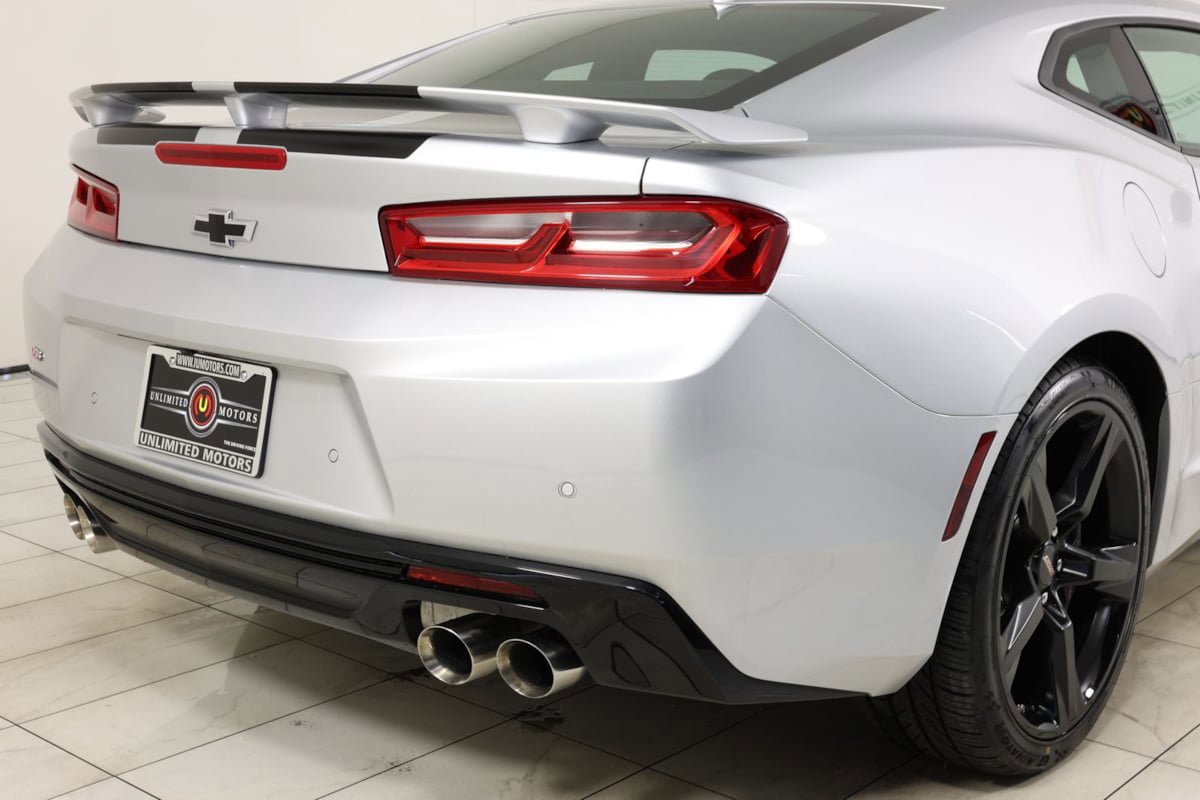 Used 2018 Chevrolet Camaro SS RWD image 42