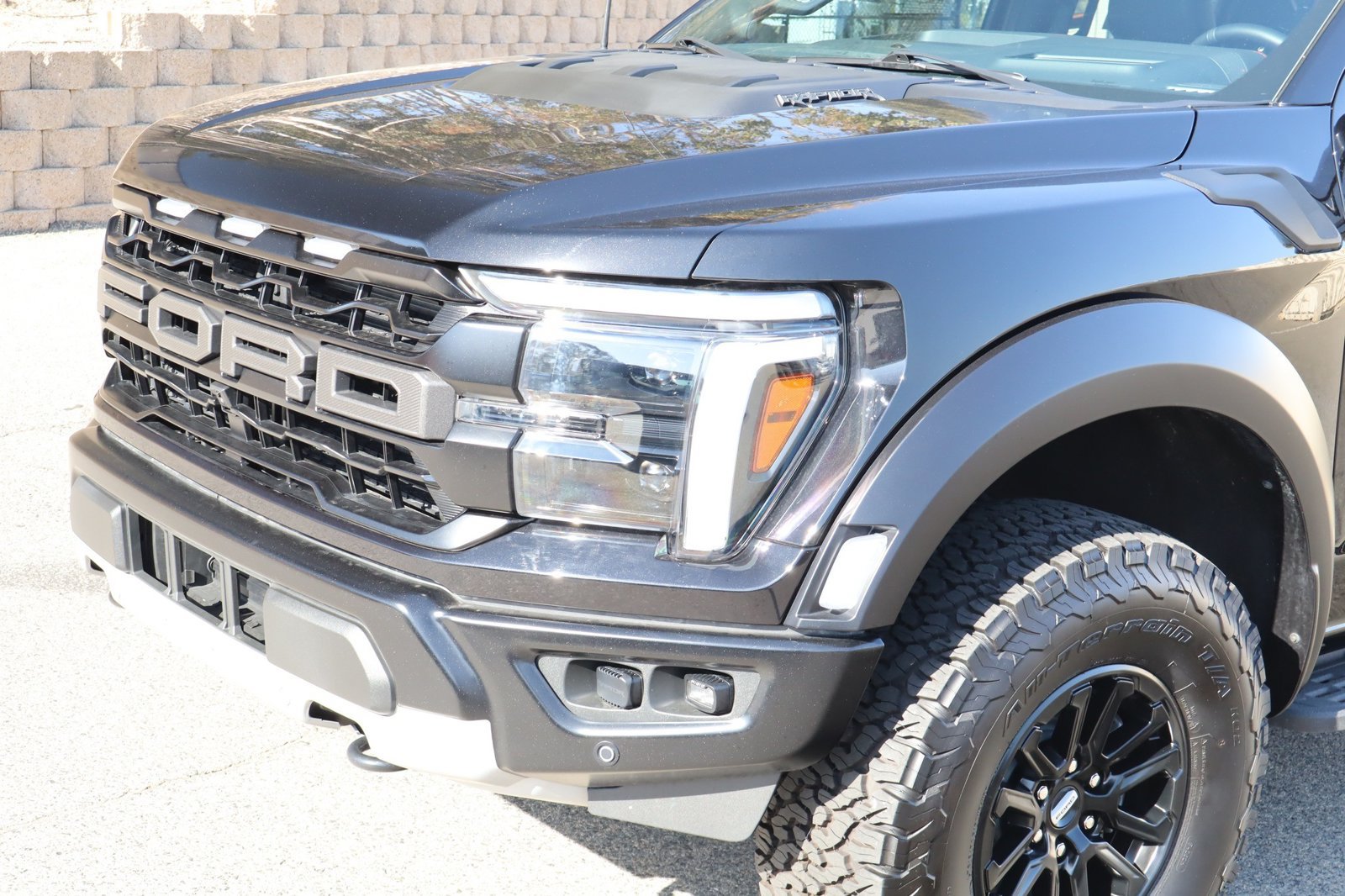 Used 2025 Ford F150 Raptor AWD/4WD image 8