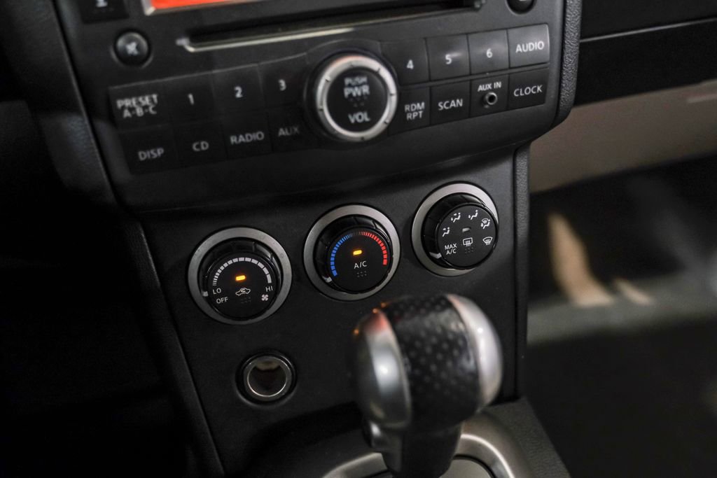 Used 2009 Nissan Rogue SL w/ Moonroof Pkg image 25