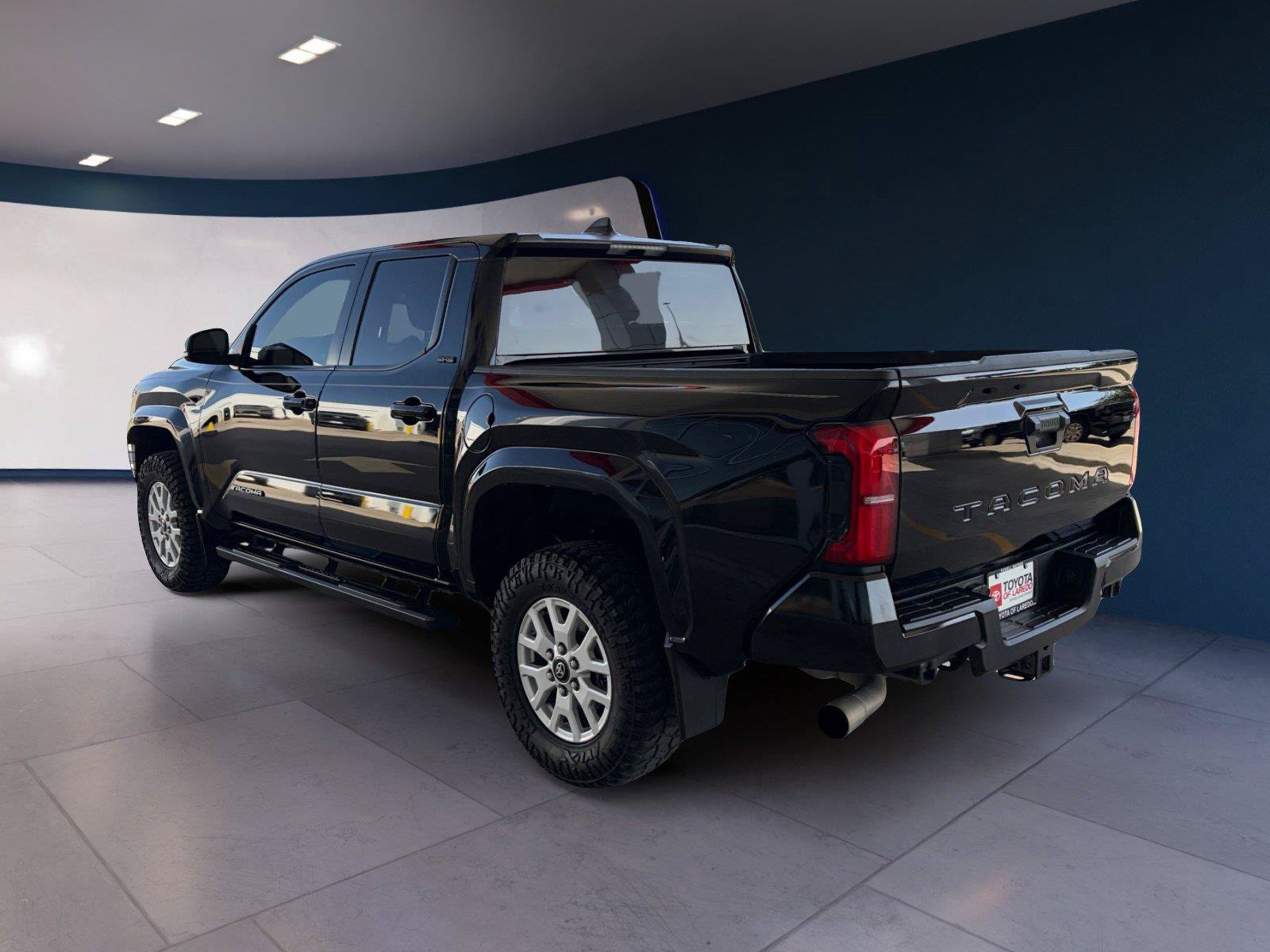 Used 2024 Toyota Tacoma SR5 RWD image 3