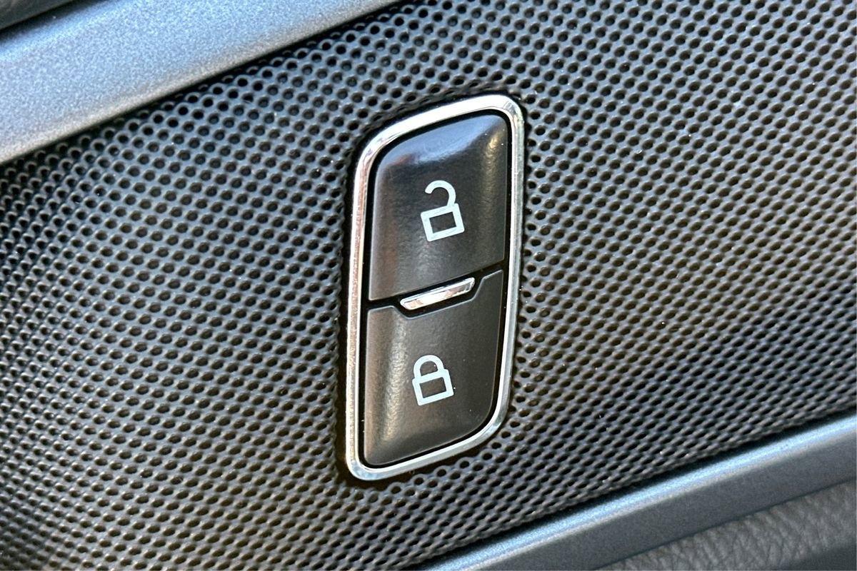 Used 2016 Ford Fusion S image 33