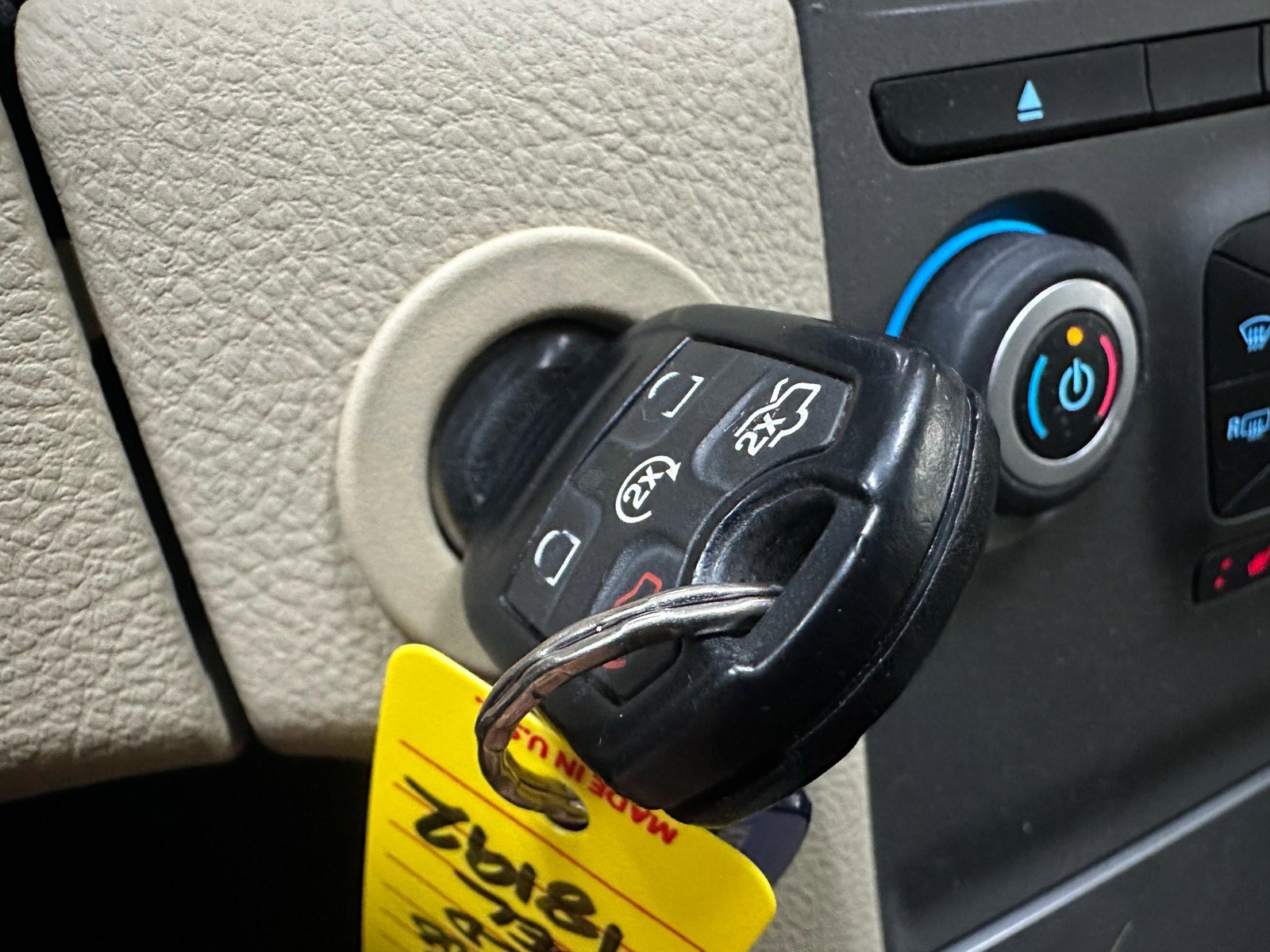 Used 2018 Ford Taurus SEL image 34