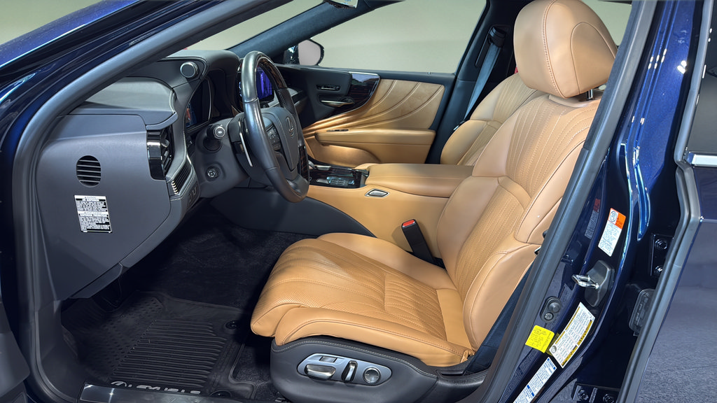 Used 2023 Lexus LS 500 AWD w/ Luxury Package image 11