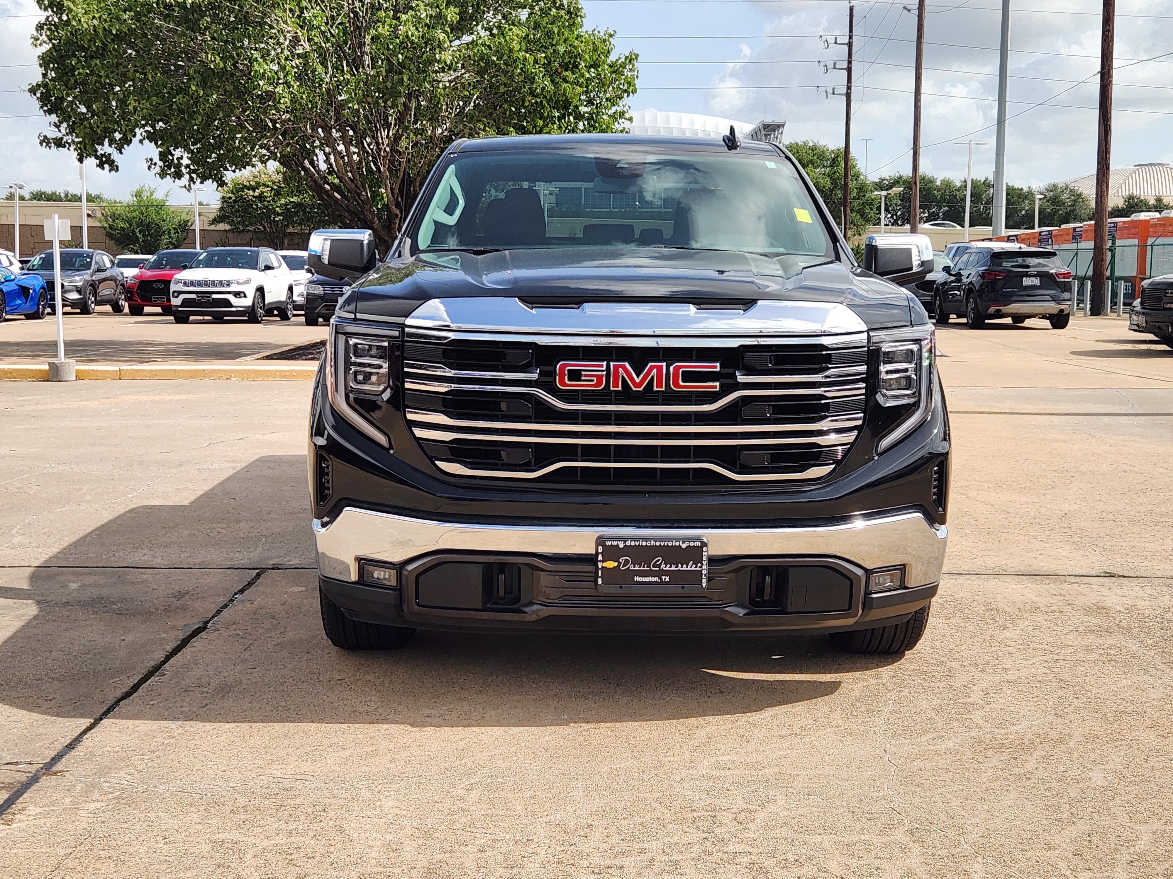 Used 2026 GMC Sierra 1500 SLT RWD image 3