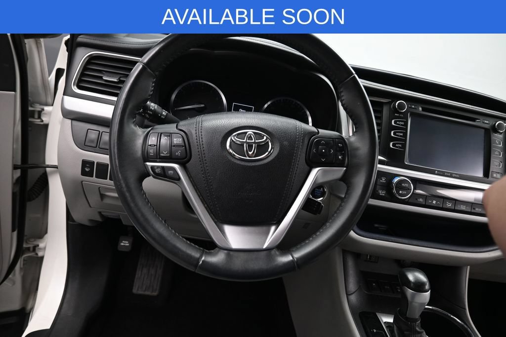 Used 2016 Toyota Highlander XLE AWD/4WD image 14