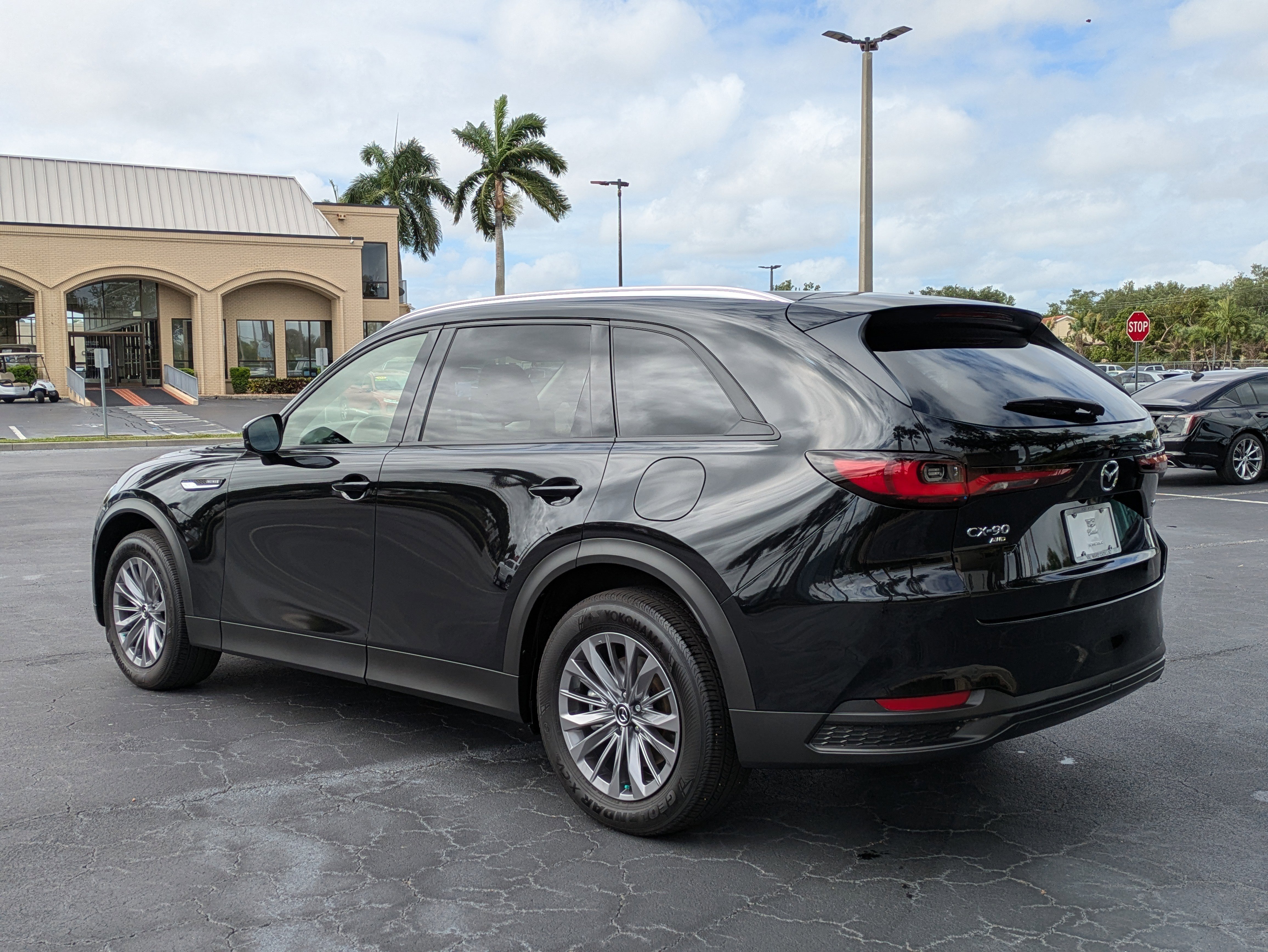 Used 2025 MAZDA CX-90 3.3 Turbo w/ Preferred Package AWD/4WD image 4