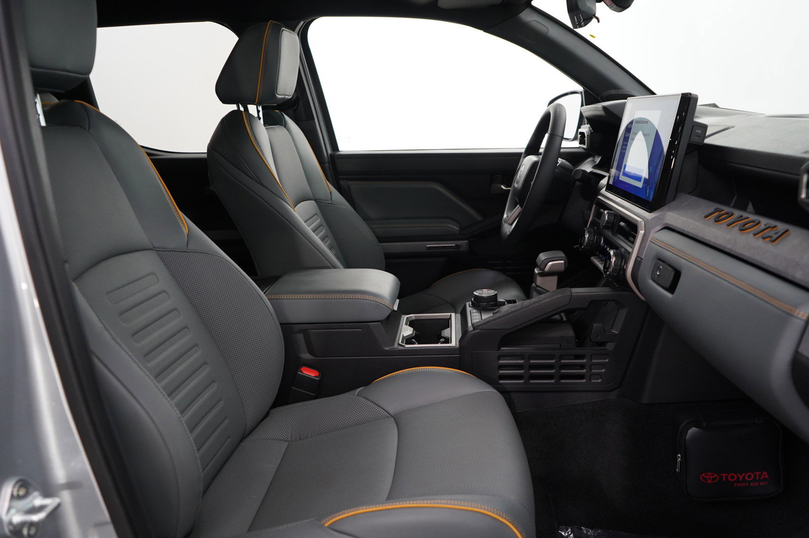 Used 2024 Toyota Tacoma Trailhunter image 11