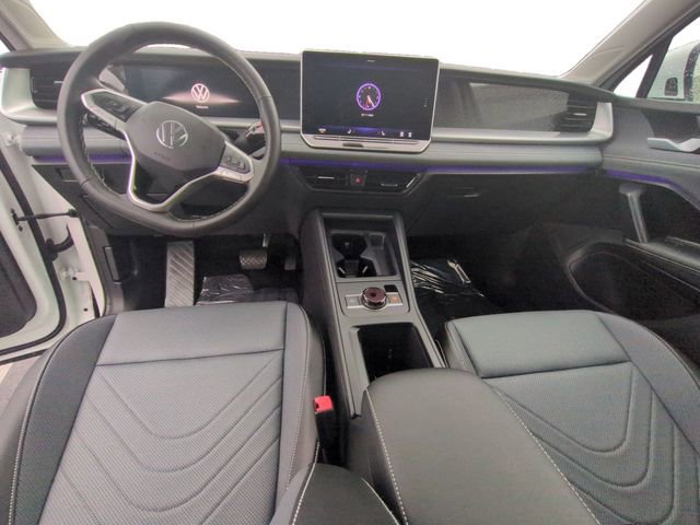 Certified 2025 Volkswagen Tiguan SE w/ Panoramic Sunroof Package image 16