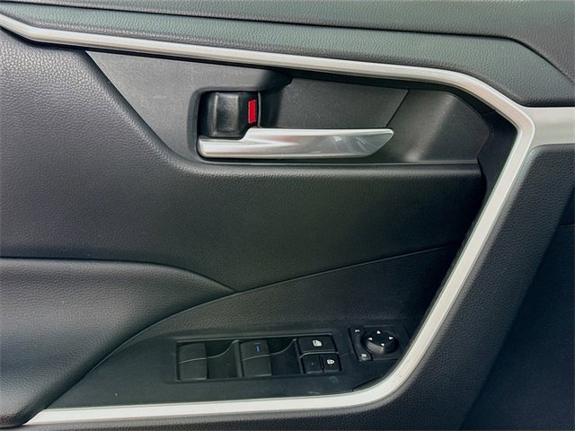 Used 2019 Toyota RAV4 XLE image 14