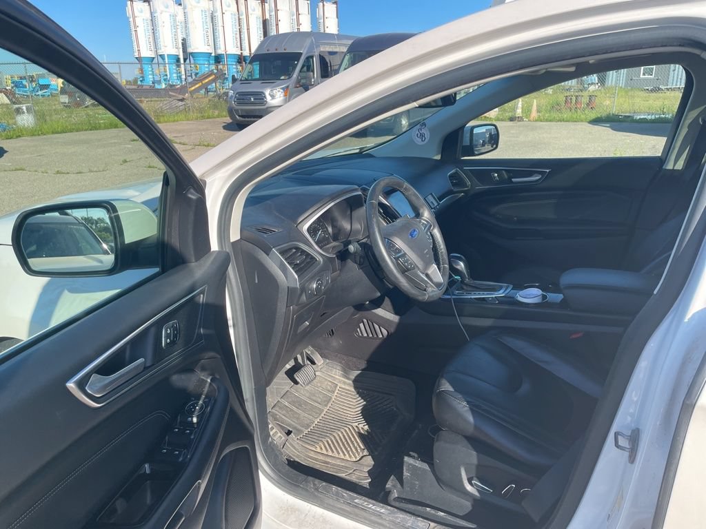 Used 2017 Ford Edge Titanium w/ Equipment Group 301A AWD/4WD image 13
