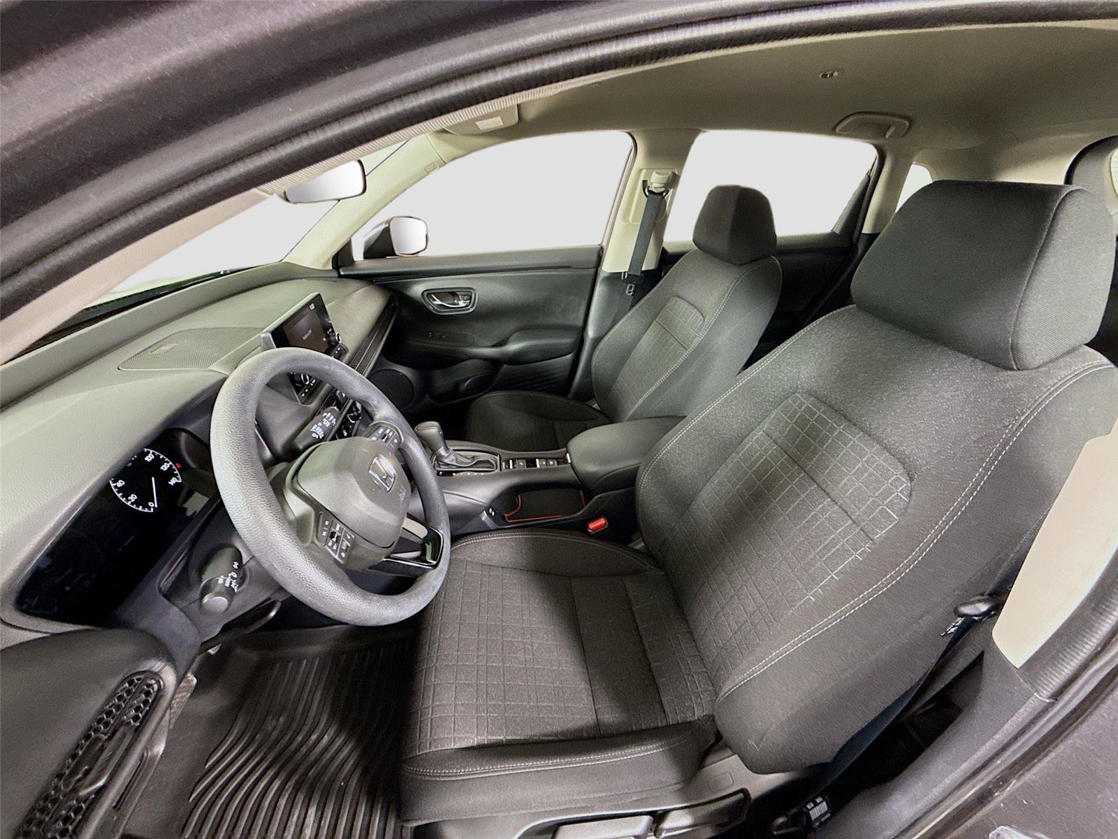 Used 2025 Honda HR-V LX image 13