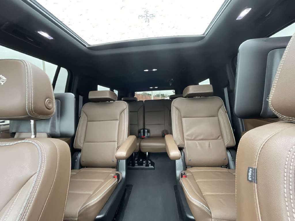 Used 2024 Chevrolet Suburban High Country w/ Advanced Technology Package AWD/4WD image 21