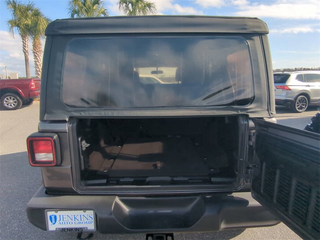 Used 2018 Jeep Wrangler Unlimited Sport image 13