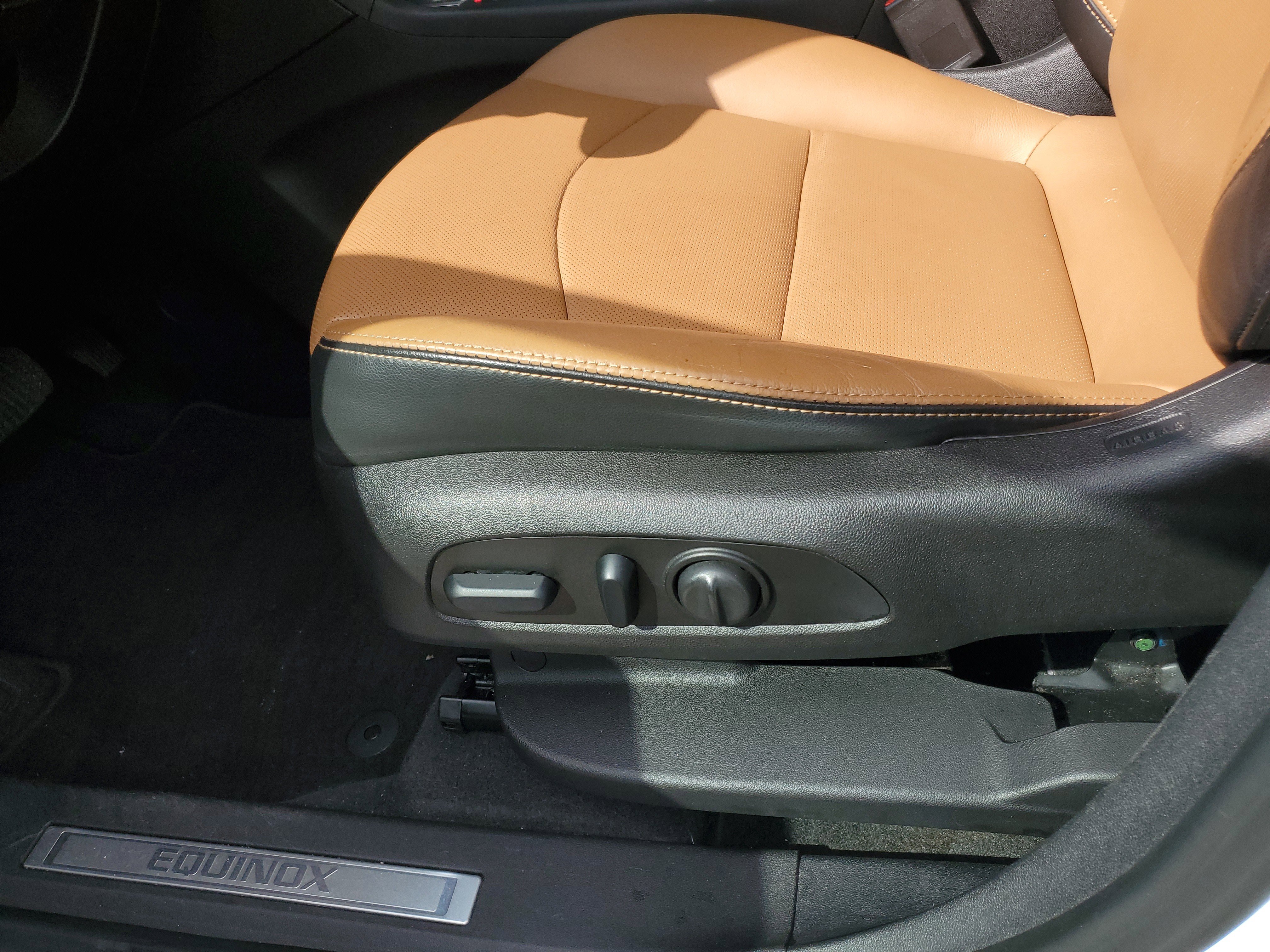 Used 2018 Chevrolet Equinox Premier FWD image 13