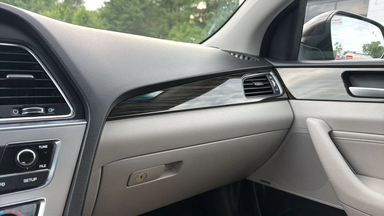 Used 2017 Hyundai Sonata Limited w/ Tech Package 03 FWD image 37