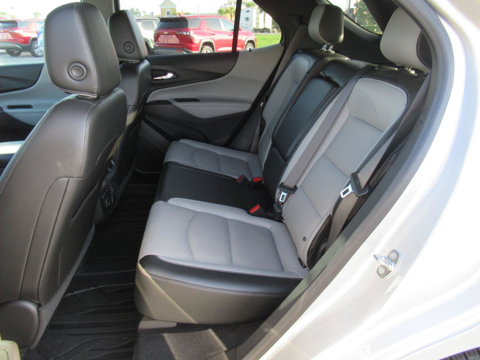Used 2021 Chevrolet Equinox Premier FWD image 34
