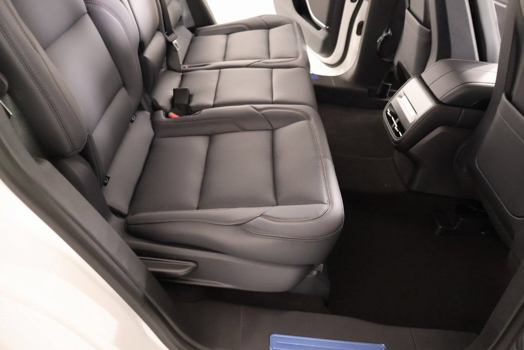 New 2026 Lincoln Nautilus Premier w/ Jet Appearance Package AWD/4WD image 15