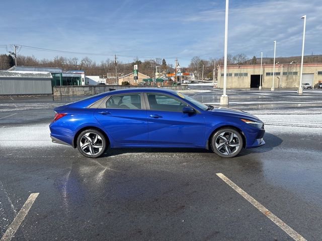 Used 2023 Hyundai Elantra SEL w/ Convenience Package image 6