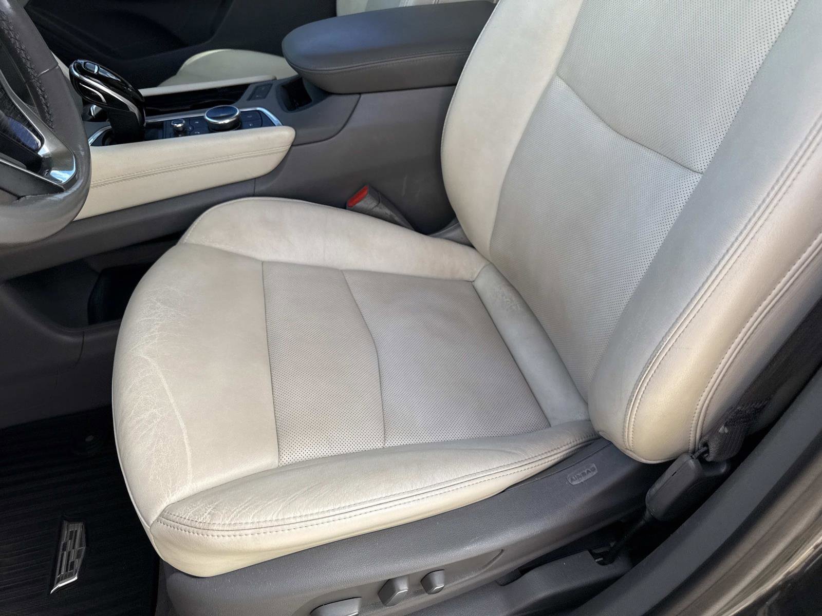 Used 2020 Cadillac XT6 Premium Luxury image 23