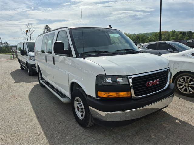 Used 2024 GMC Savana 2500 w/ Driver Convenience Package image 2