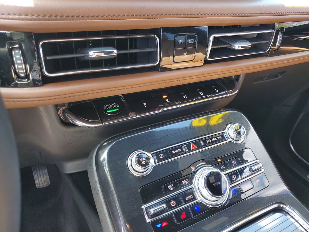 Used 2023 Lincoln Nautilus Reserve AWD/4WD image 27