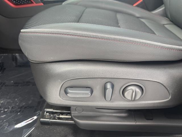 Used 2023 Chevrolet TrailBlazer RS w/ Sun and Liftgate Package image 28