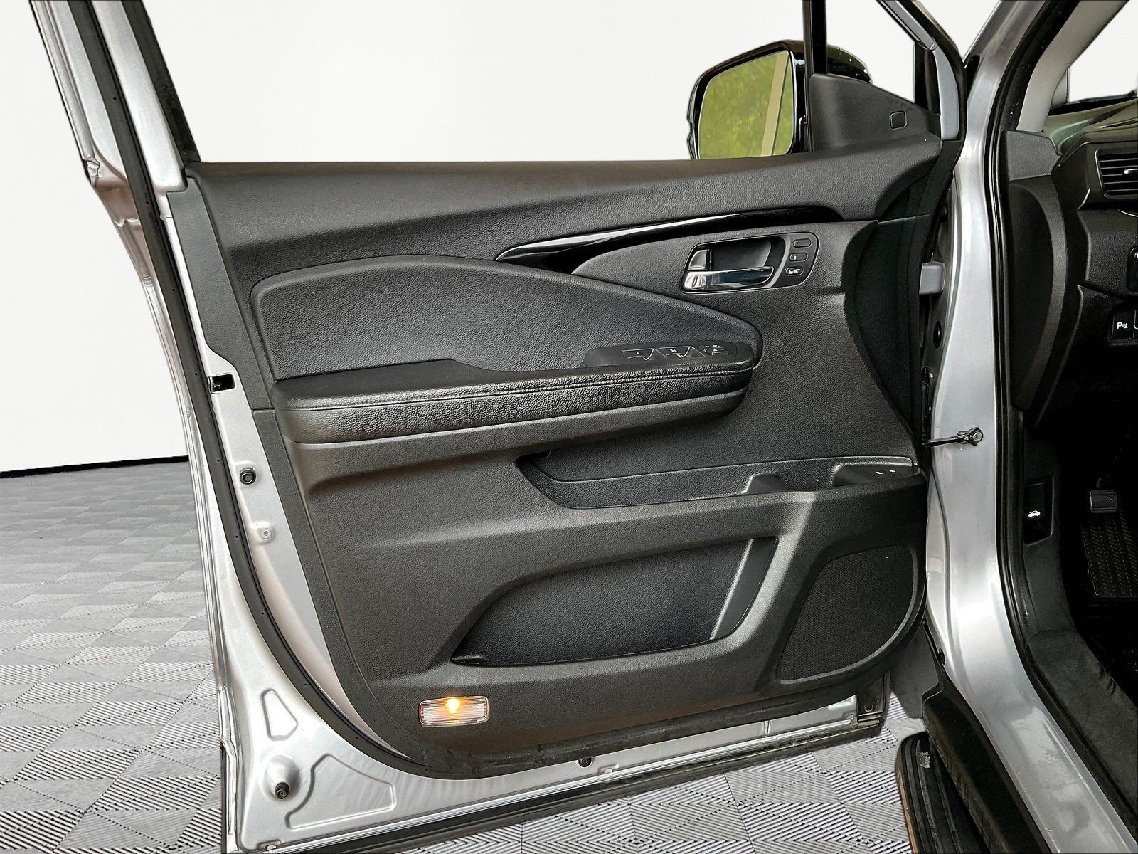 Used 2019 Honda Pilot Elite image 20