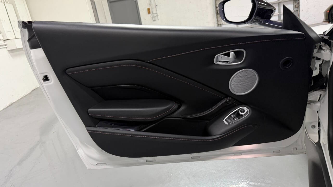 Used 2019 Aston Martin V8 Vantage Coupe RWD image 37