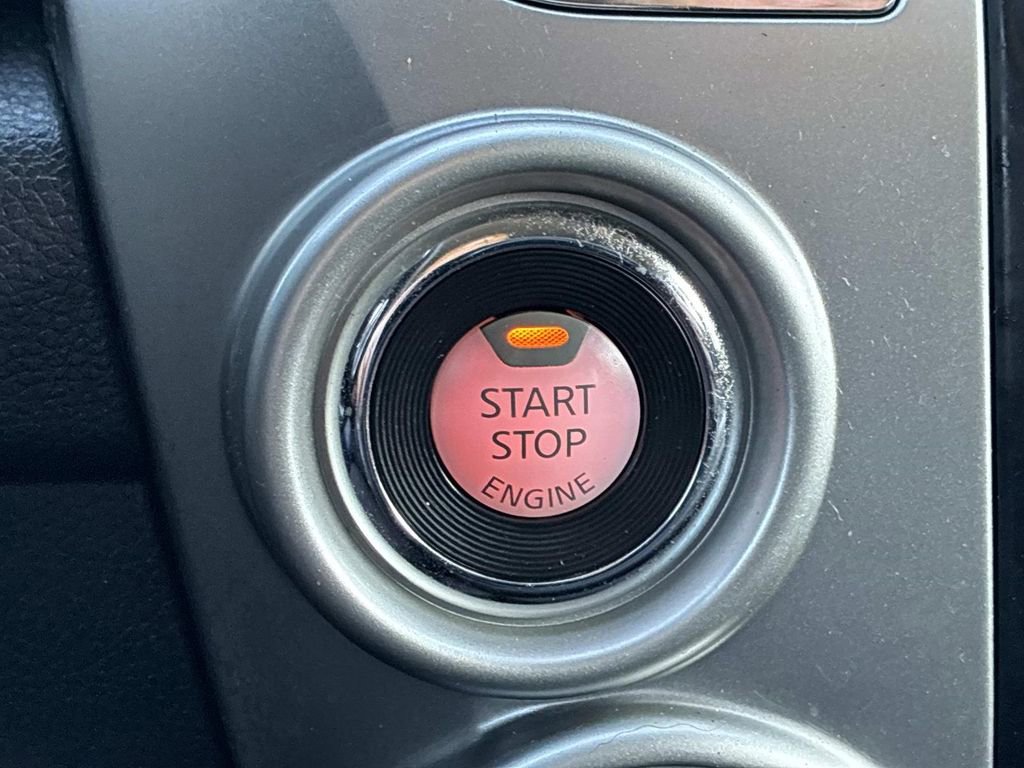 Used 2019 Nissan Titan SV image 28