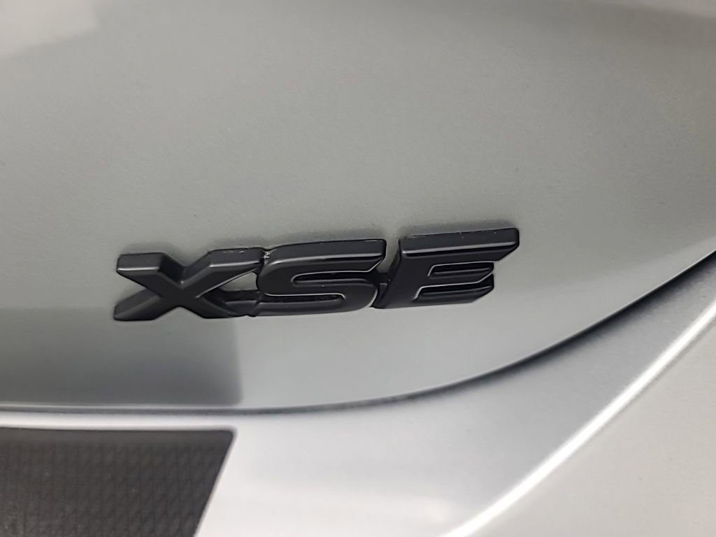 Used 2022 Toyota Camry XSE FWD image 12