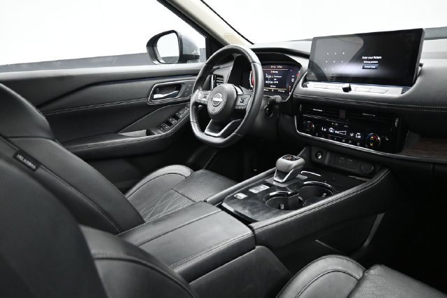 Used 2024 Nissan Rogue Platinum FWD image 13