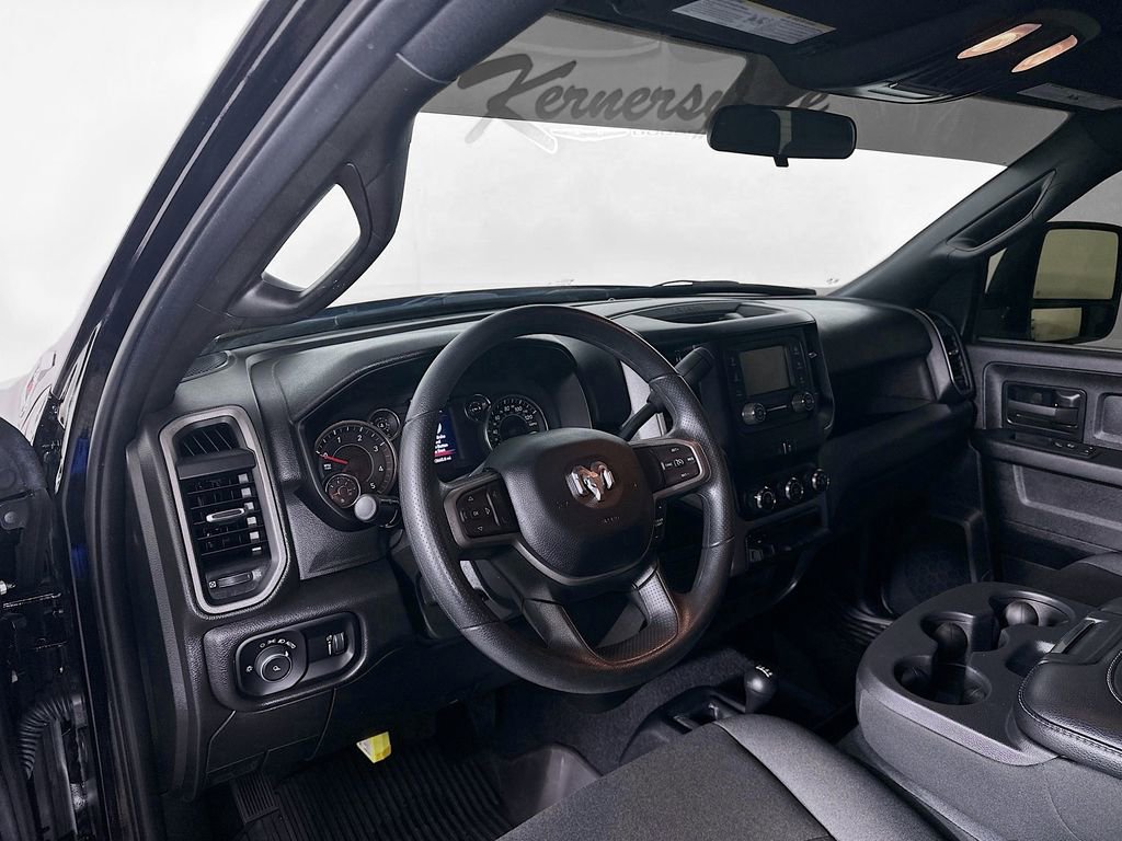 Used 2024 RAM 3500 Tradesman w/ Chrome Appearance Group image 30