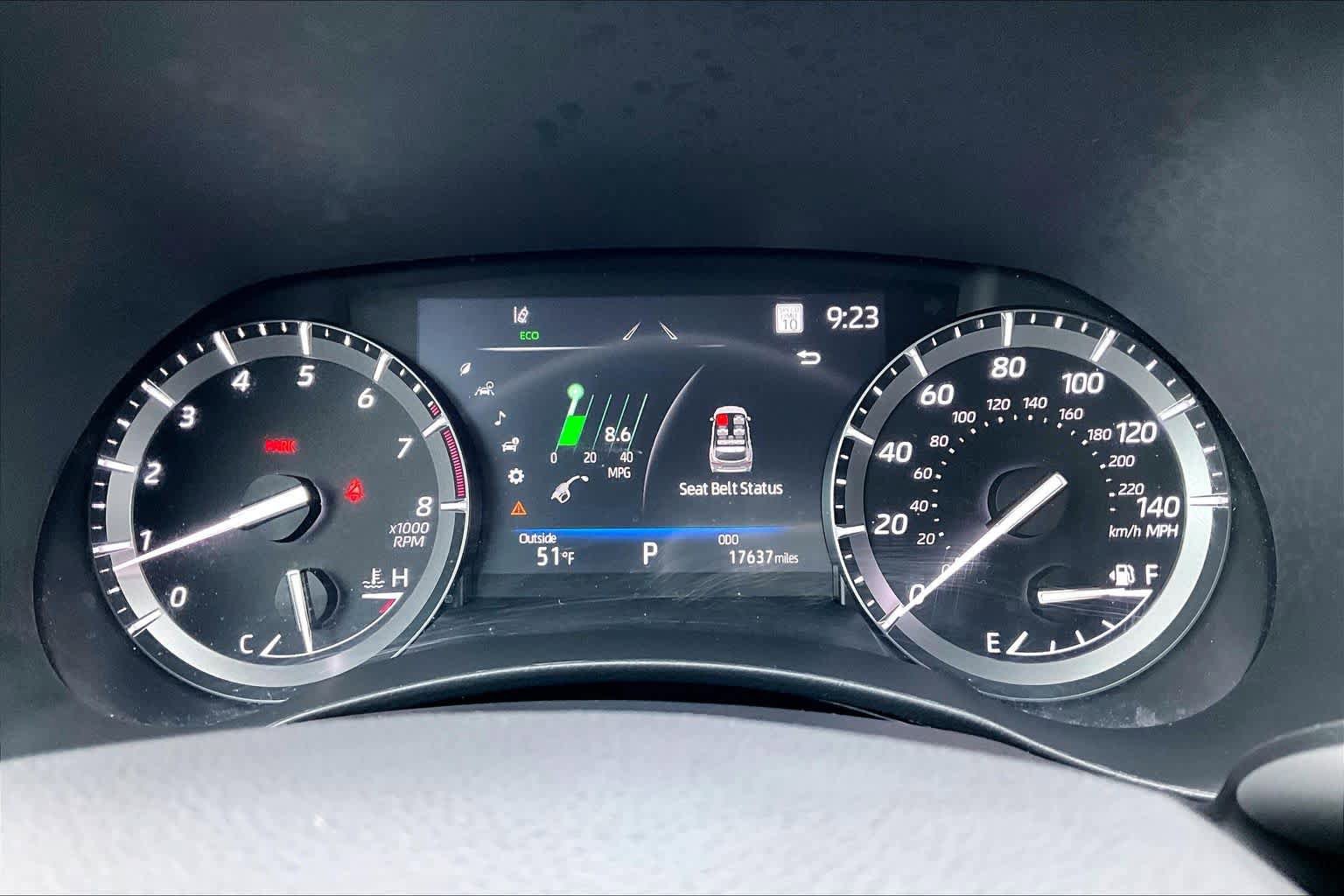 Used 2021 Toyota Highlander XLE AWD/4WD image 26