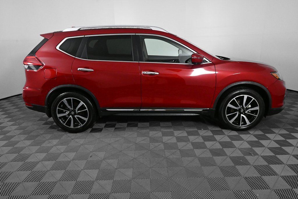 Used 2017 Nissan Rogue SL w/ SL Premium Package image 25