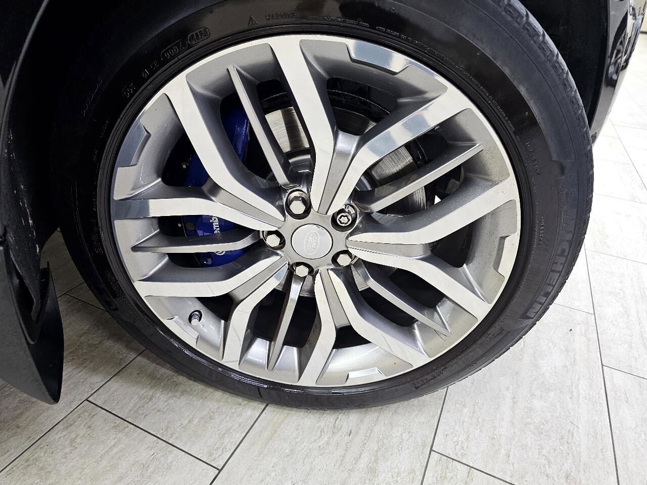 Used 2017 Land Rover Range Rover Sport SVR image 43