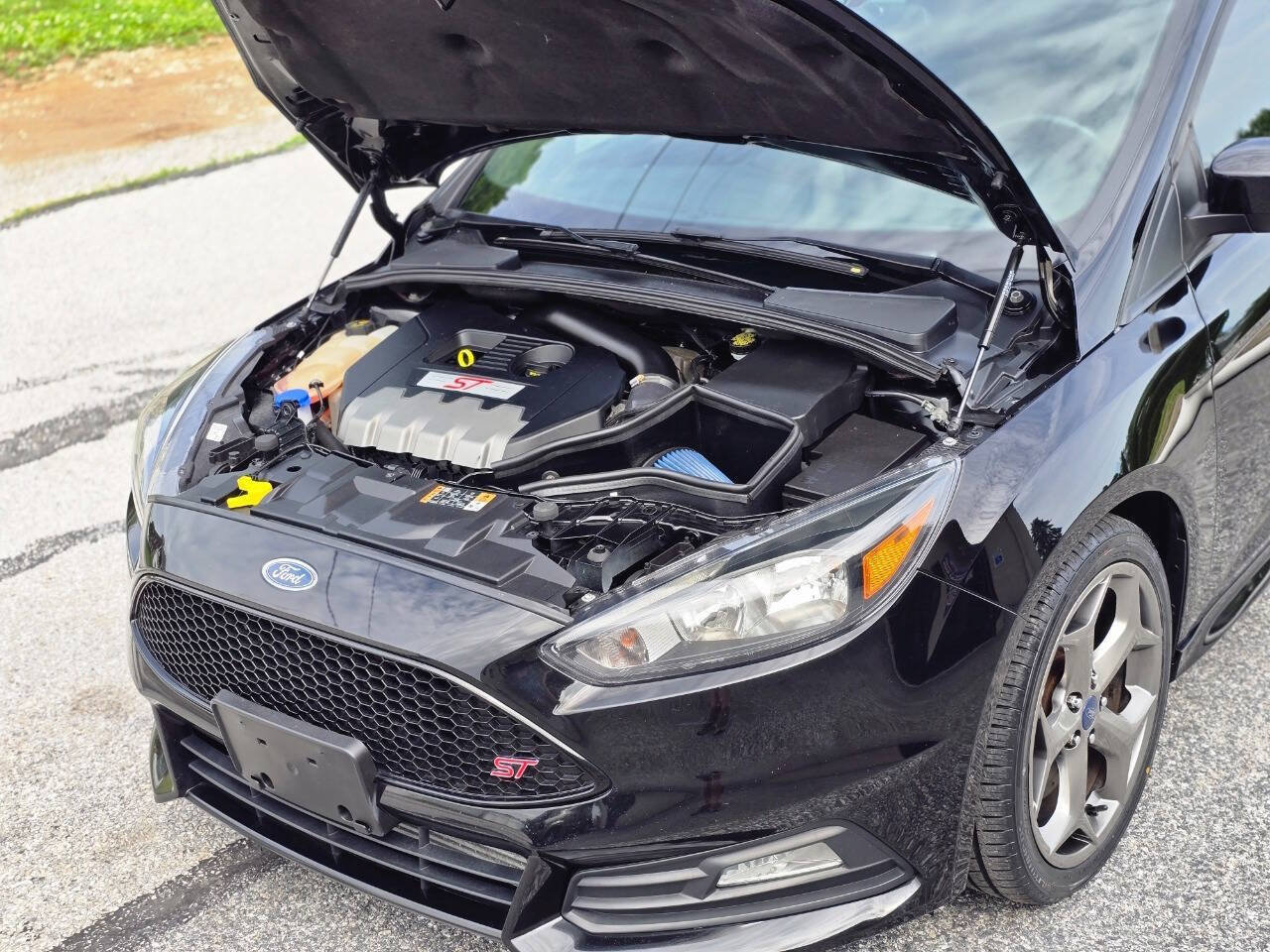 Used 2018 Ford Focus ST FWD image 15