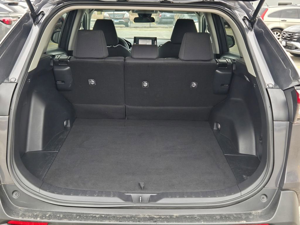 Used 2020 Toyota RAV4 LE w/ All Weather Liner Package image 20