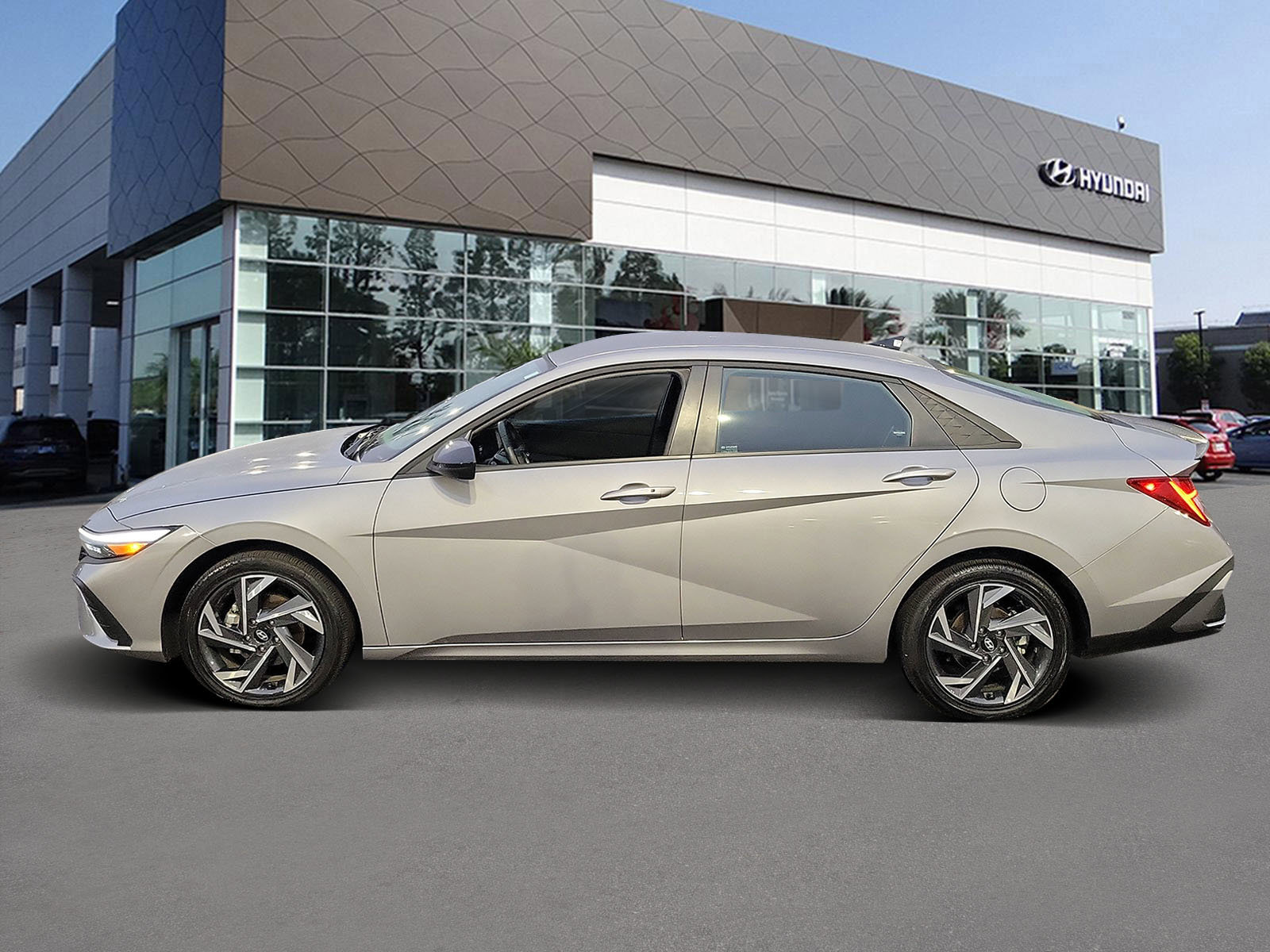 Certified 2025 Hyundai Elantra SEL image 3