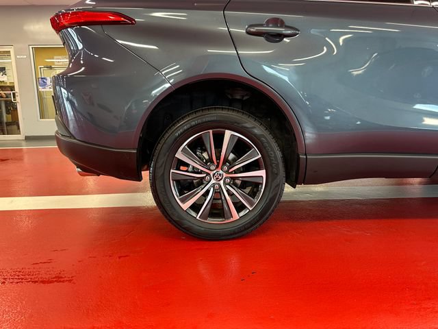 Certified 2023 Toyota Venza LE AWD/4WD image 30