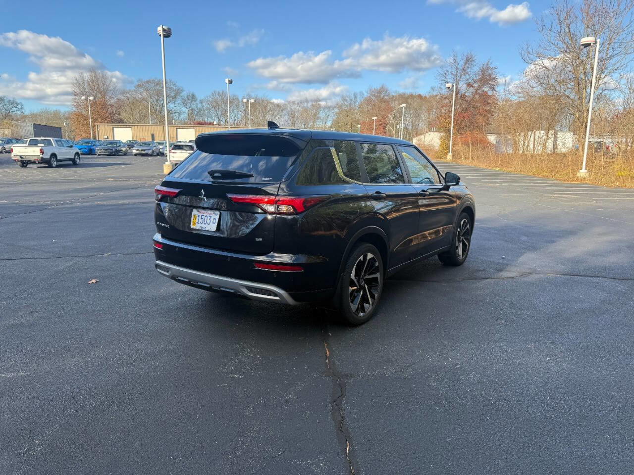 Used 2023 Mitsubishi Outlander SE image 4