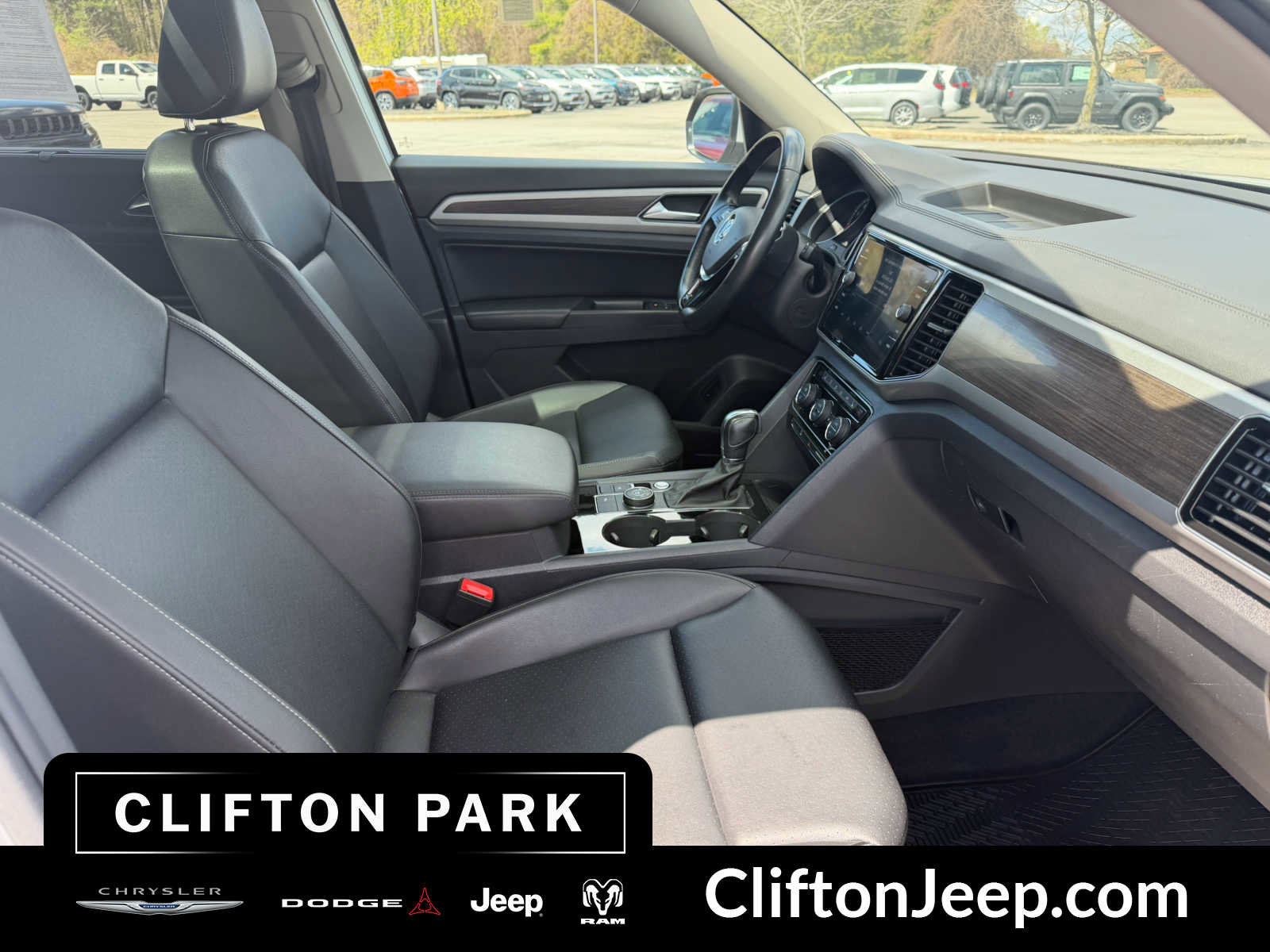 Used 2018 Volkswagen Atlas SEL AWD/4WD image 23
