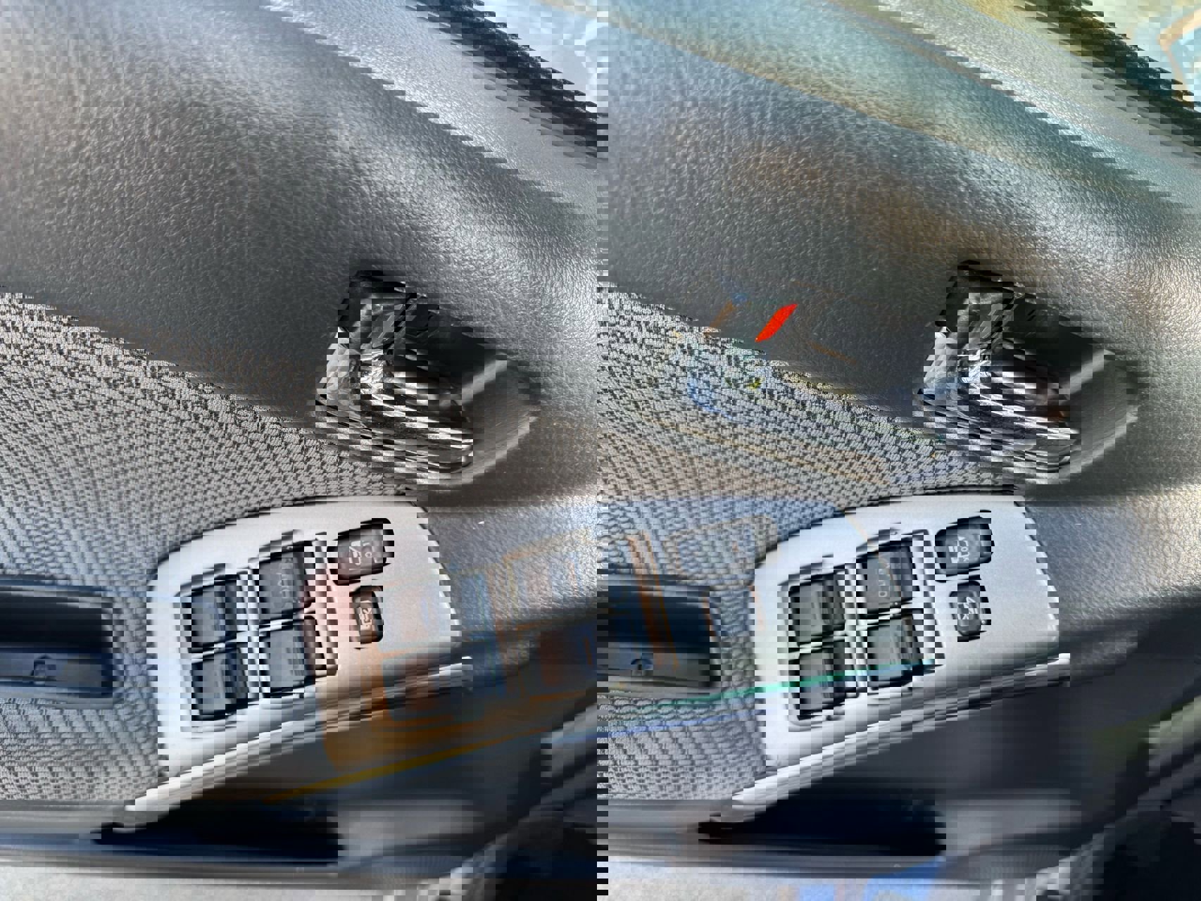 Used 2007 Toyota Matrix XR image 12