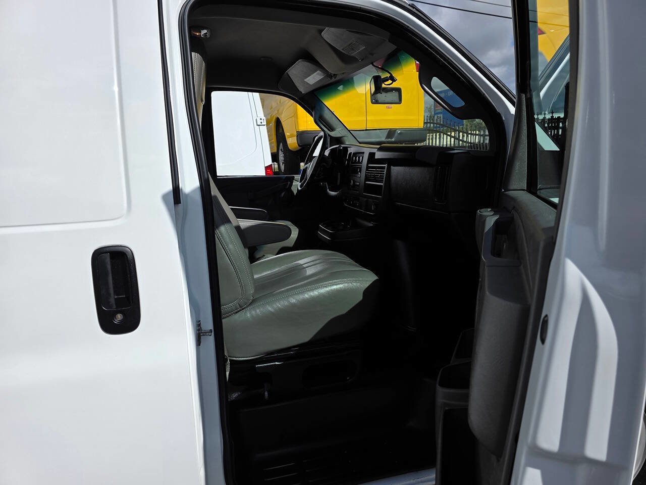 Used 2023 GMC Savana 2500 Extended w/ Driver Convenience Package image 15