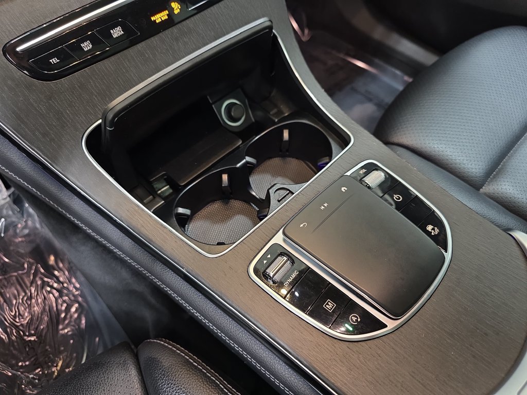 Used 2020 Mercedes-Benz GLC 300 4MATIC image 25