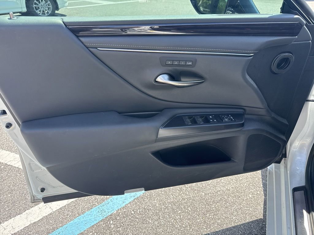 Used 2021 Lexus ES 350 w/ Premium Package image 11